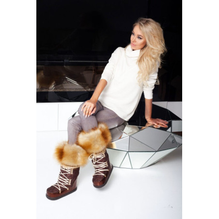 Snow boots with natural fur
